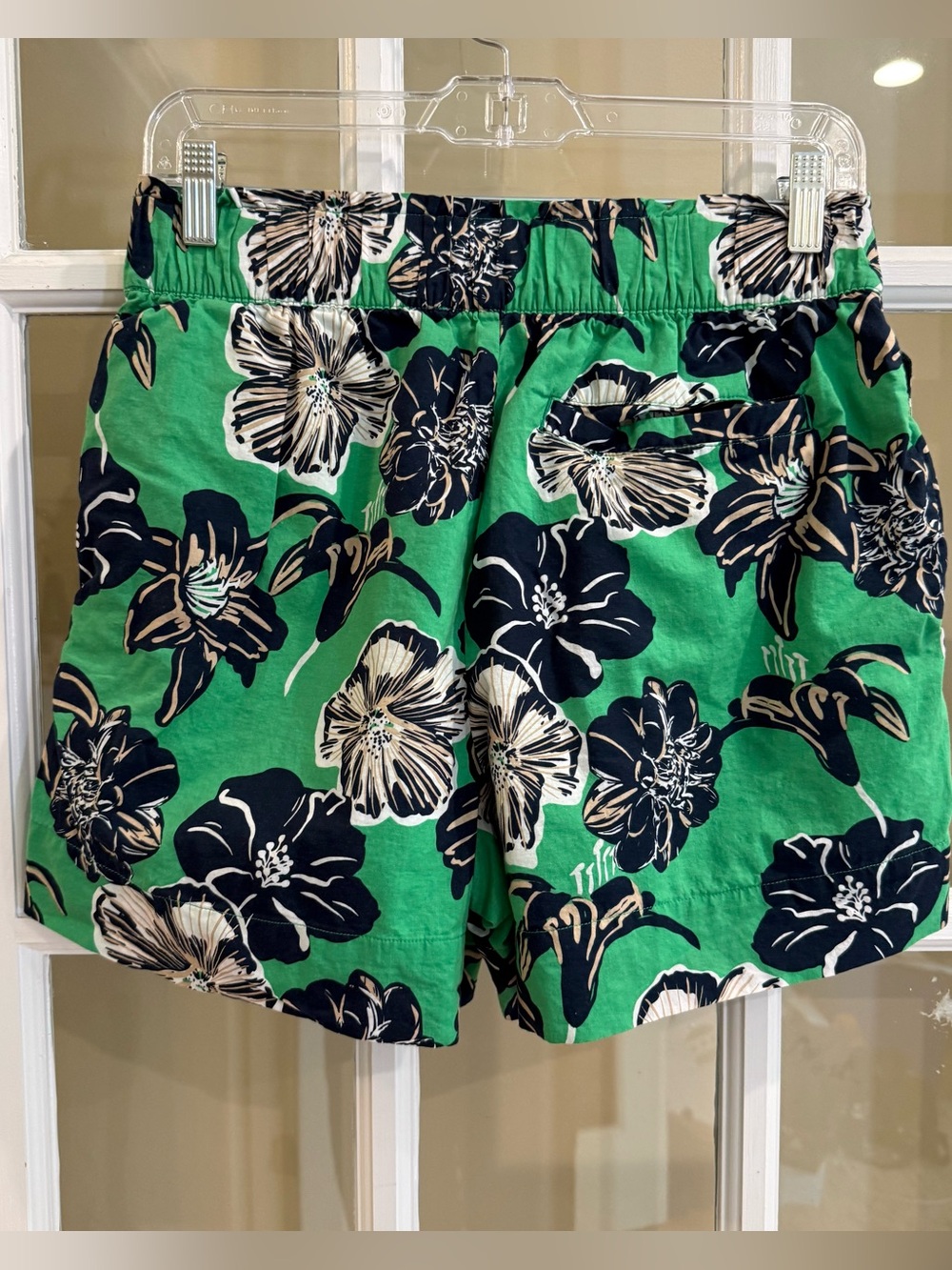 Southern Tide  Hawaiian Floral Green and Navy Shorts Small